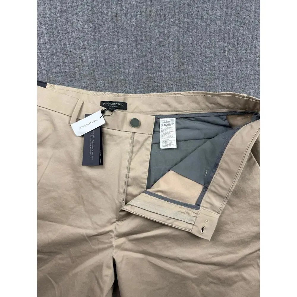 Banana Republic Core Temp Aiden Short Men's Khaki‎ Chino Shorts Size 42